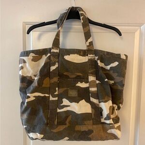BRAND NEW Herschel Supply Co. Canvas Camo Tote Bag